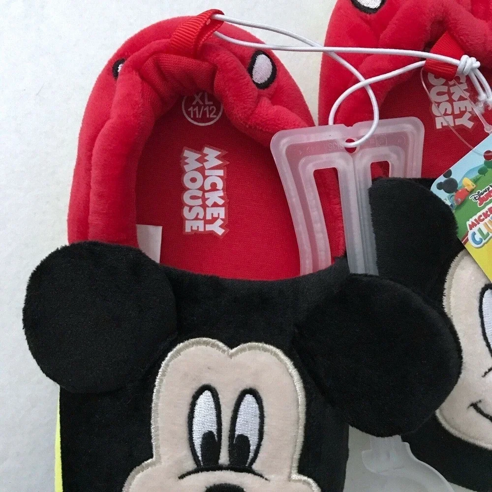 Disney Junior NWT Mickey Mouse Slippers XL (11/12)